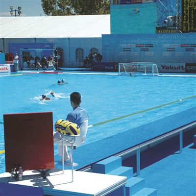 WATER-POLO JUDGE'S SEAT