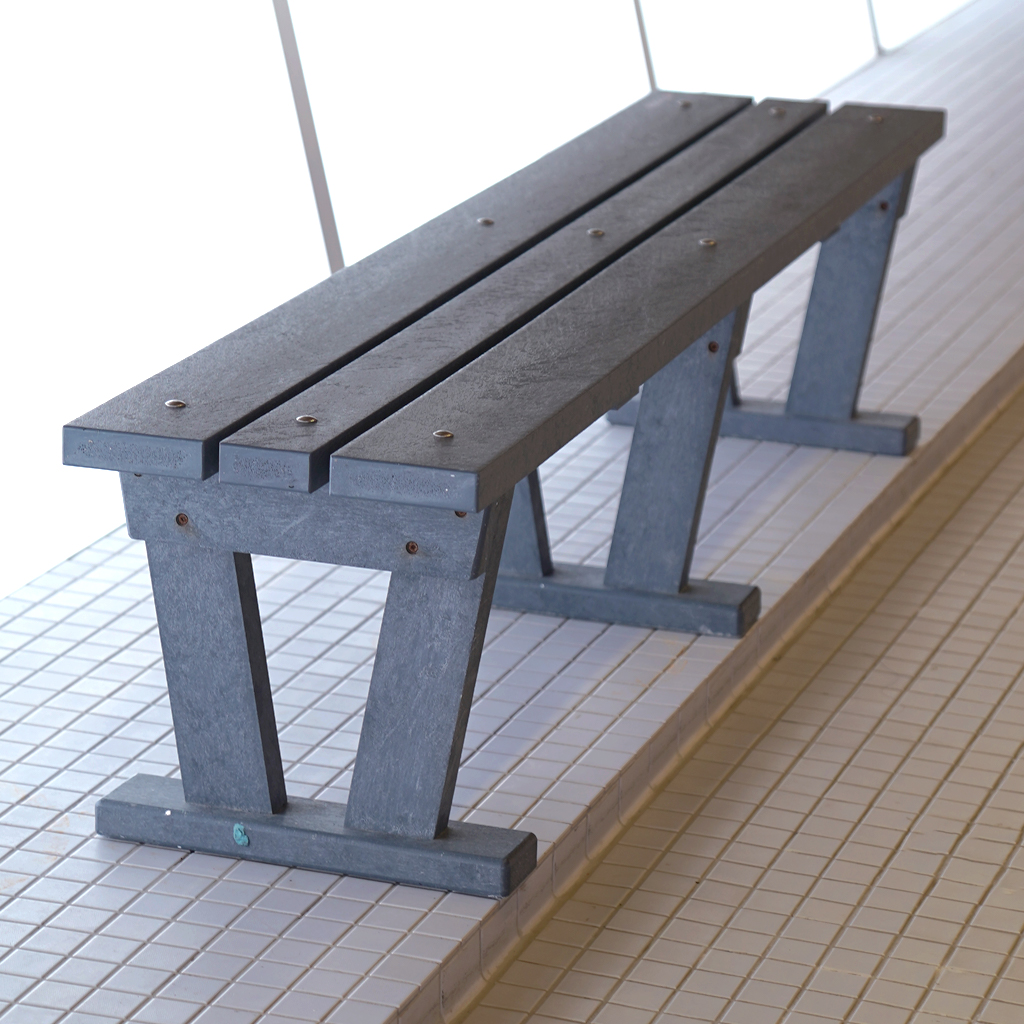 WIDE PLASTIC BENCH - 6 FT